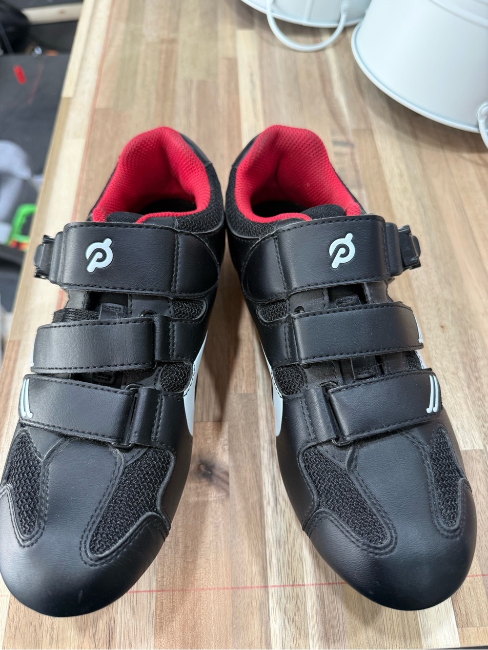 Peloton Women’s Black and Red Cycling Shoes with Triple-Strap Closure (size 6)